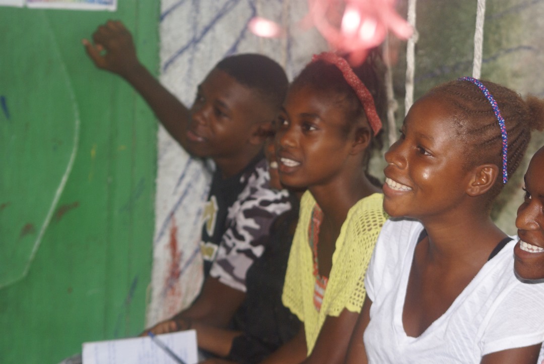 Enfants participant au camp d'été GUIDE